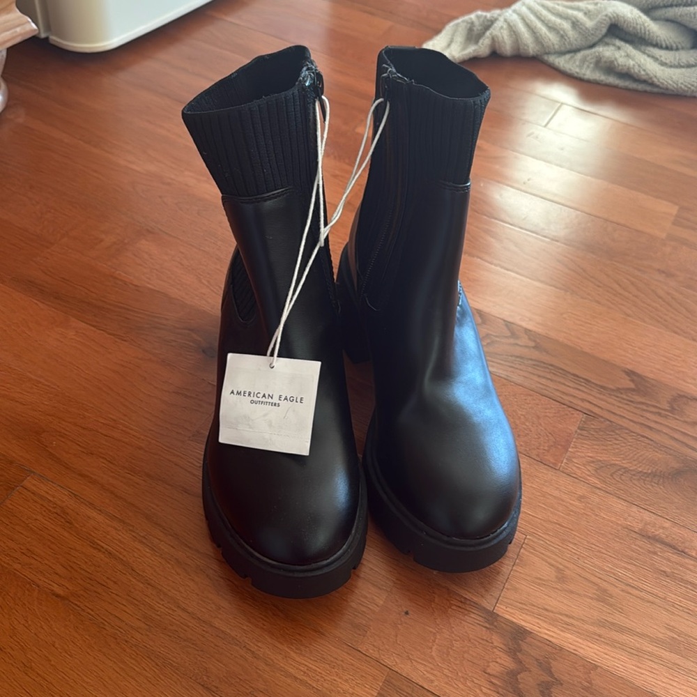 Black cozy combat boots women’s size 7